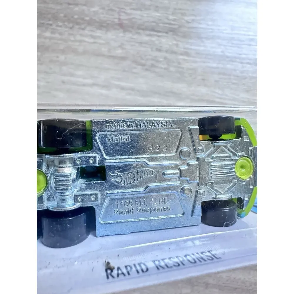 2014 Hot Wheels HW CITY Rapid Response 43/250 Green Car Hotwheels H46